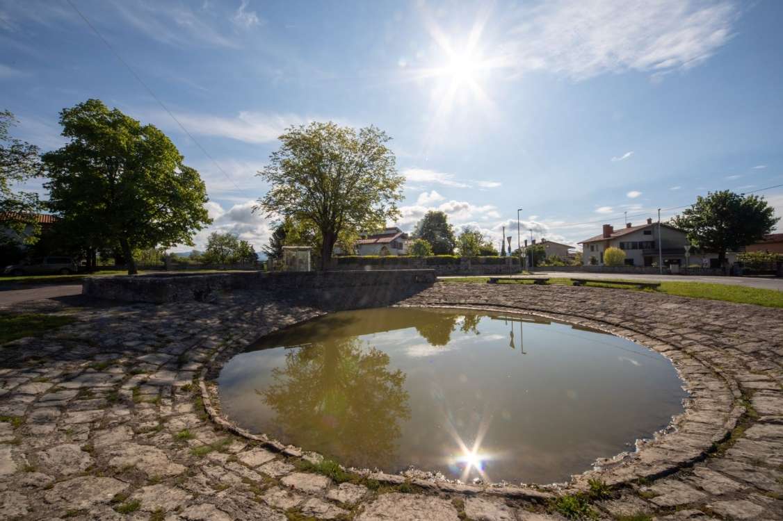 Gradnja kalov na Krasu