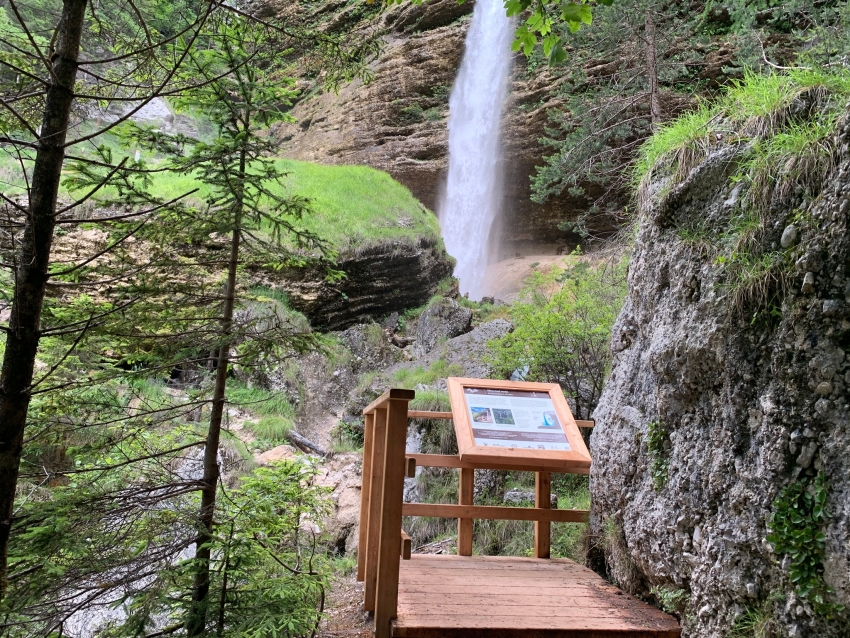 Krožna pot pri slapu Peričnik je sanirana in ponovno odprta
